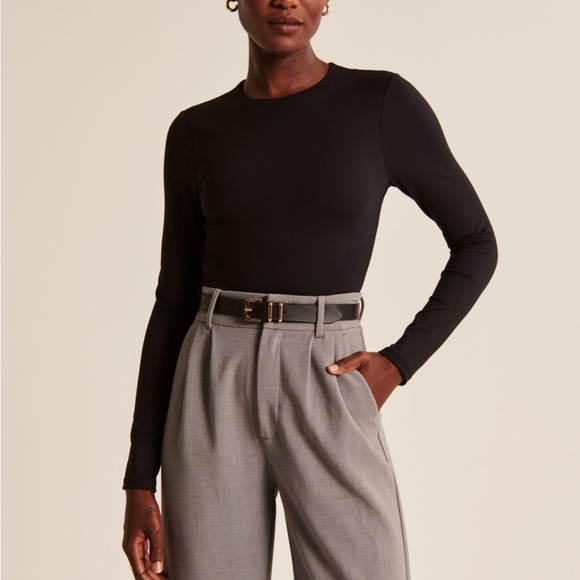 Abercrombie Long Sleeve Seamless Fabric Crew Bodysuit in White - Picture 2 of 6